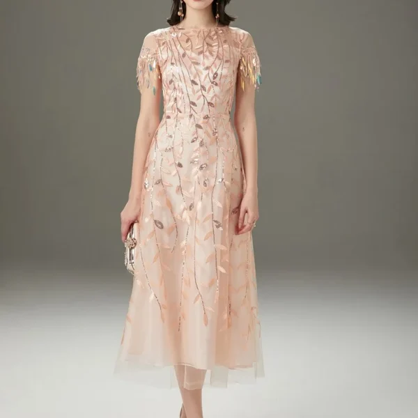 Women's Runway Dresses O Neck Short Sleeves Embroidery Beaded Layered Fashion Mid Calf Dresses