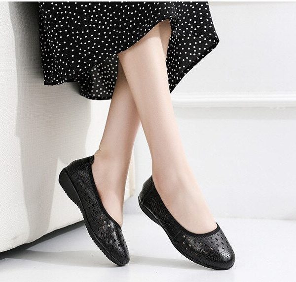 Spring Genuine Leather Flat Summer Shoes Women  Casual Hollow Breathable Soft Bottom Ladies Flats Plus Size 35-43