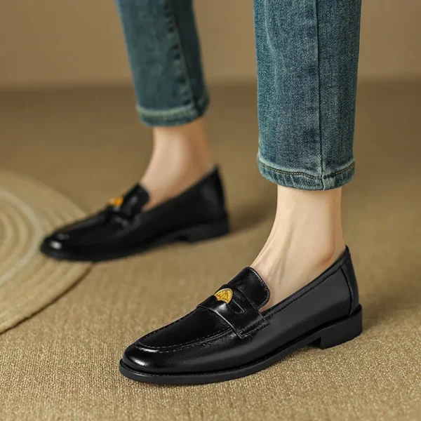 Women's Round Toe Leather Loafers Low Heel Leather Shoes