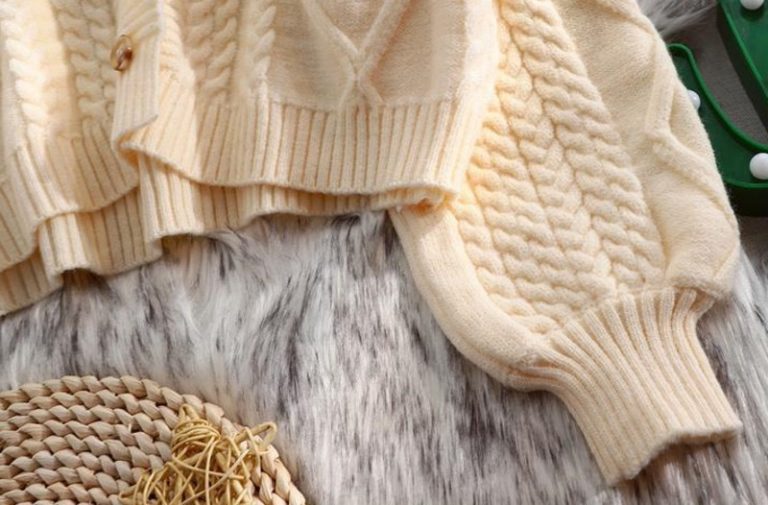 Knitted Short Sleeve Single-Breasted Sweater