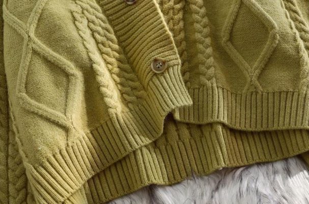 Single-Breasted Knit Cardigan
