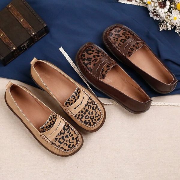 Alternative view of Retro Leather Leopard Flat Comfortable Loafers Loafers
