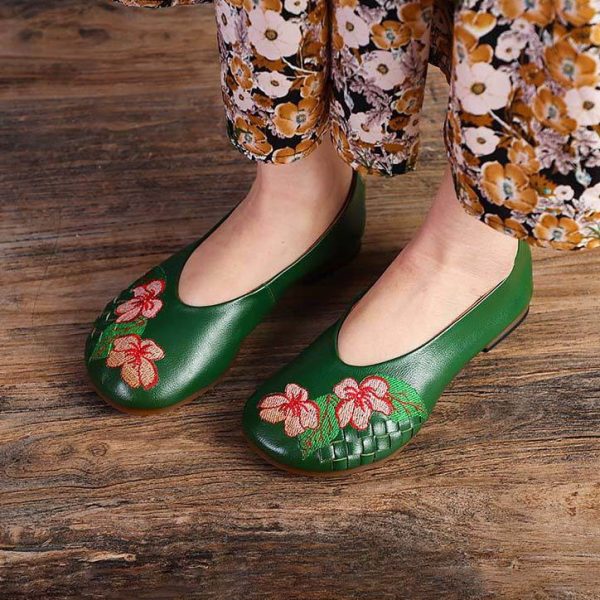 Spring Embroidered Retro Leather Flats Flat Shoes