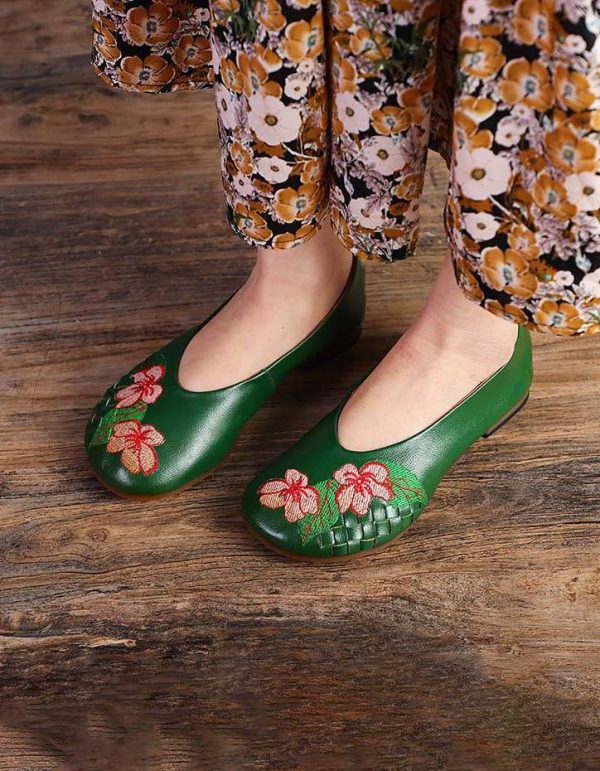 Spring Embroidered Retro Leather Flats Flat Shoes