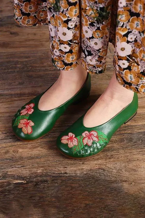 Spring Embroidered Retro Leather Flats Flat Shoes