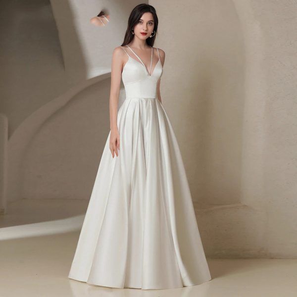 Elegant White Satin Backless V-Neck Sleeveless FloorLength Evening Dress