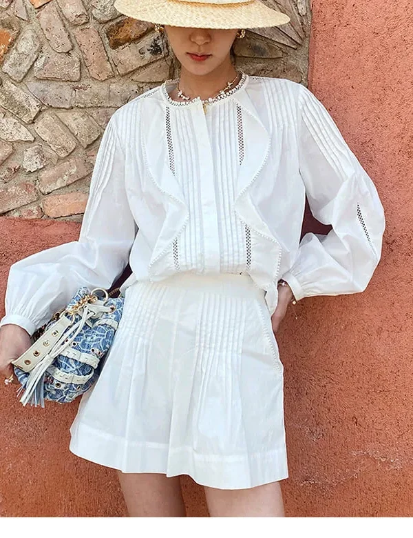 Women's French Retro Elegant White Cotton Pleated Shorts