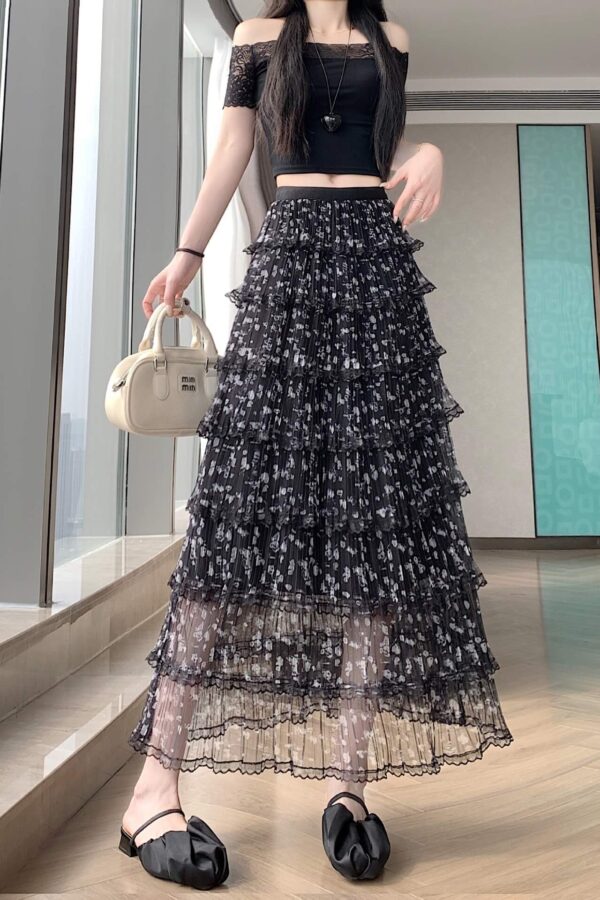 French Riviera Ditsy Floral Scalloped Lace Womens Tiered Maxi Skirt