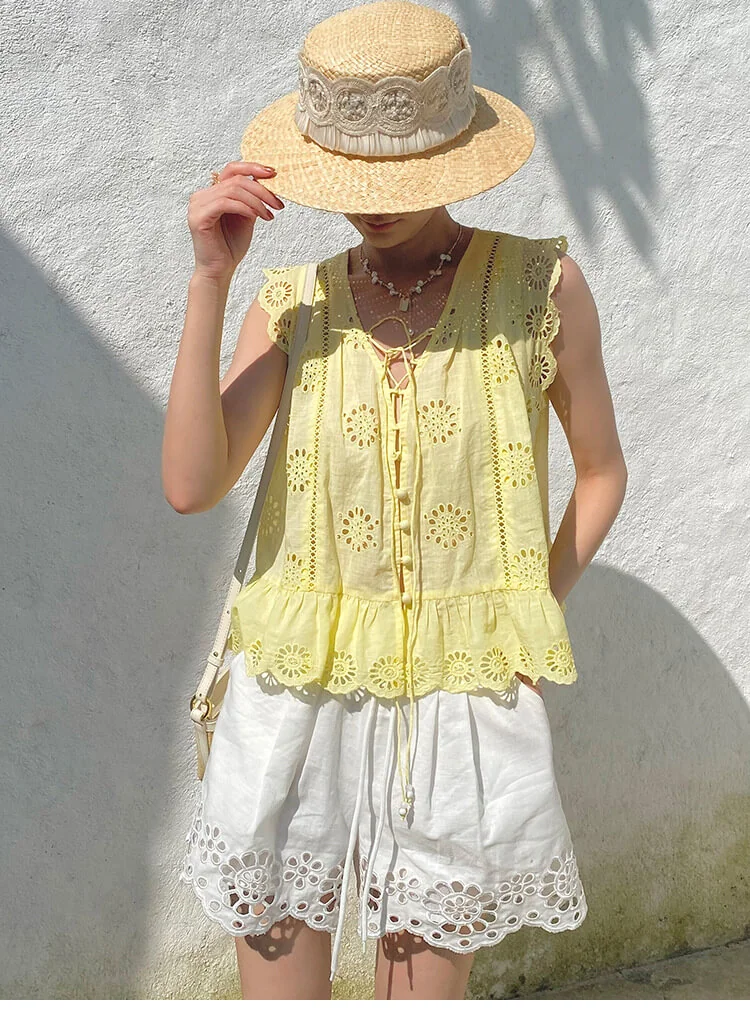 French Riviera Scalloped Broderie Anglaise Cotton Linen Womens Shorts