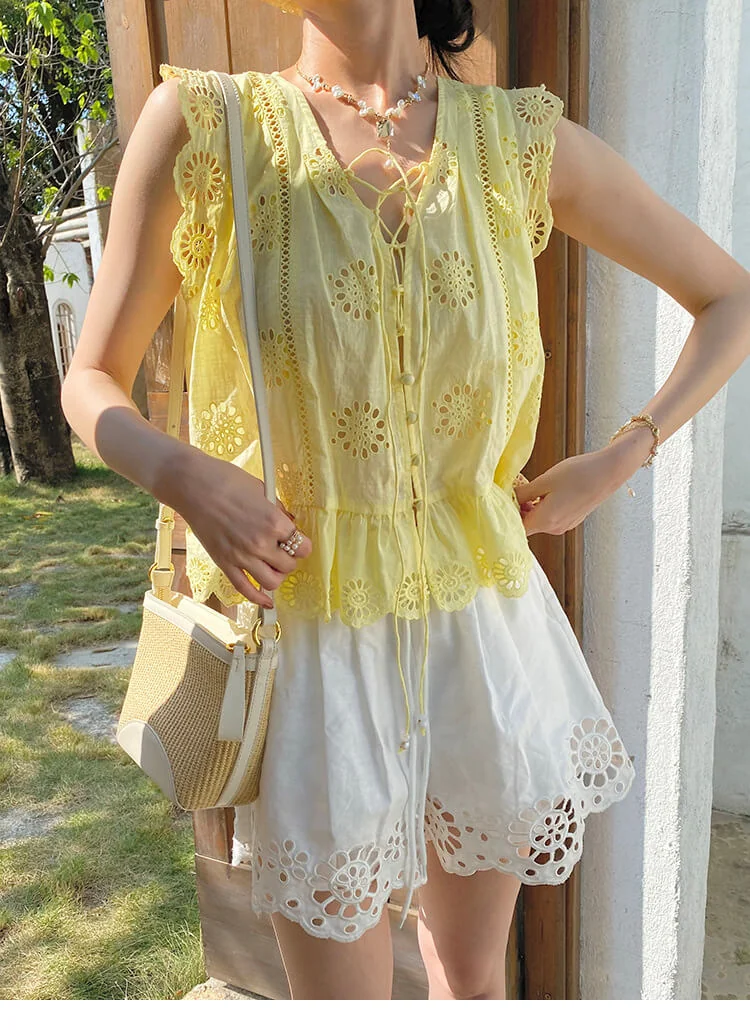 French Riviera Scalloped Broderie Anglaise Cotton Linen Womens Shorts