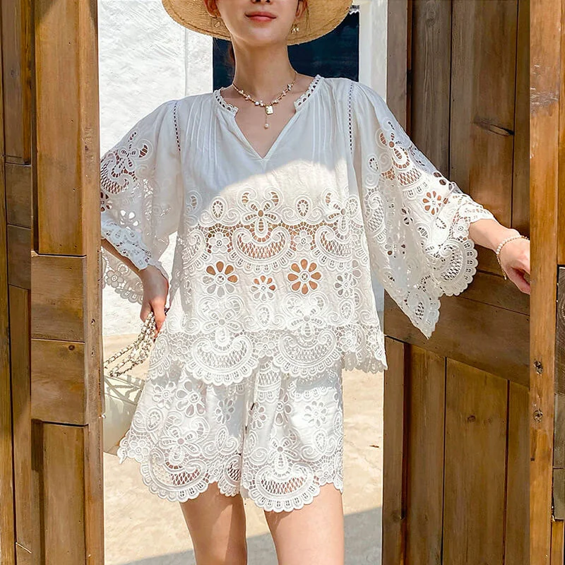 French Chic White Scalloped Lace Embroidered Womens Loose Shorts