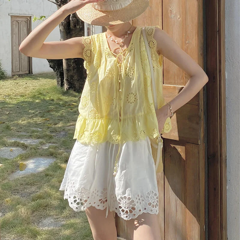 French Riviera Scalloped Broderie Anglaise Cotton Linen Womens Shorts