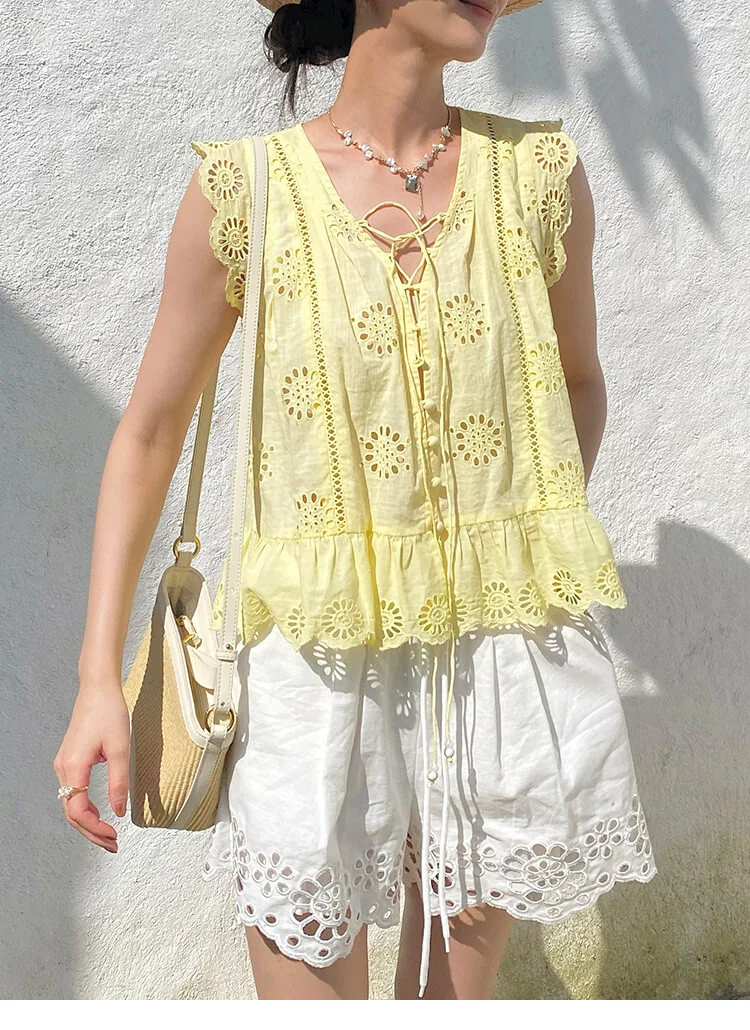 French Riviera Scalloped Broderie Anglaise Cotton Linen Womens Shorts