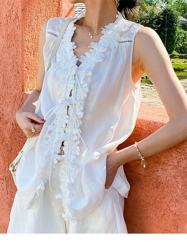 French Riviera Scalloped Lace Lyocell Linen Womens Sleeveless Blouse